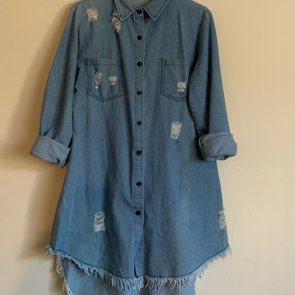 🚫SOLD🚫 Distressed Denim Jean Jacket Duster - Picture 2 of 6
